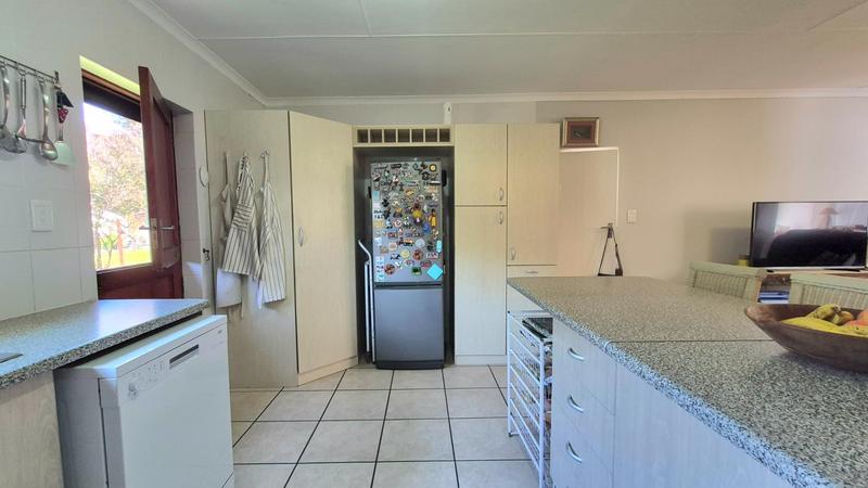 3 Bedroom Property for Sale in Fraaiuitsig Western Cape